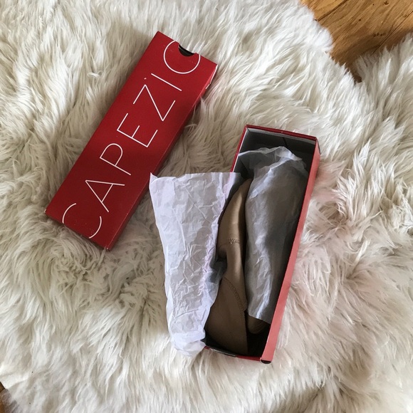 E Series Jazz Slip On Shoes - Picture 2 of 9